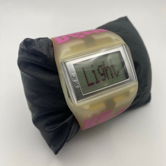O.D.M. Clubbing Watch DD99A-49 - Fearless Queen Translucent Band main image 6